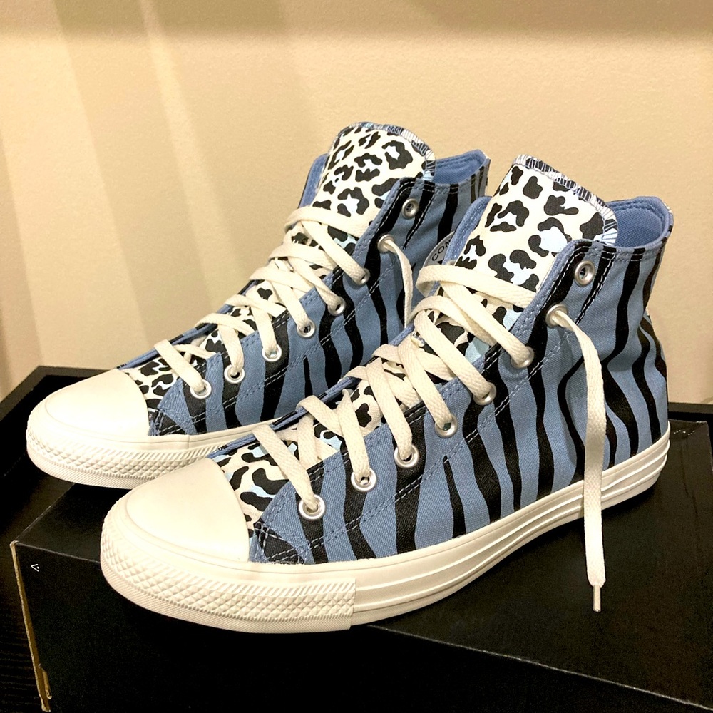 CONVERSE Unisex Chuck Taylor All Star Hi Top Shoes